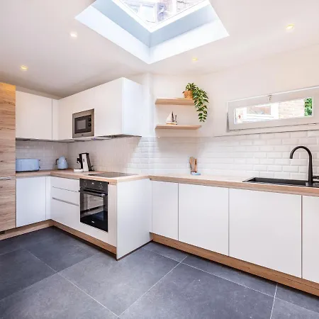 Villa Fibi Centrally Located In